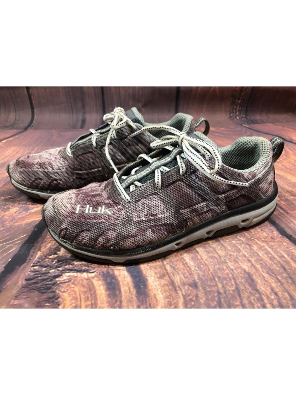 Huk Mens 8 Attack Performance Fishing Angler Sneaker Gray Athletic Shoes